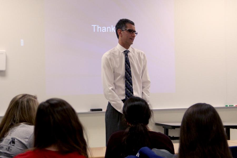 Dr. Gustavo Galante offers students personal insight on becoming a medical professional. Dr. Galante’s presentation also included a summary of his profession.