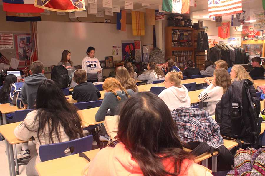 Students stay after for interact club in C313 to discuss the food drive. Officers Rachel Eder (12) and Katarina Nikolovski (10) talked to the members about different volunteer opportunities. 