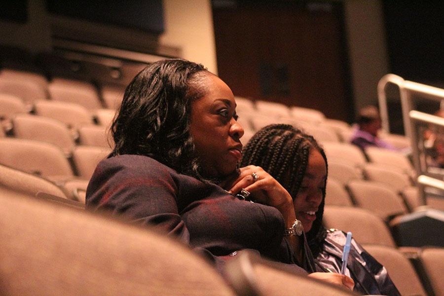 This mother listens to Mrs. Bereda talk about financial aid options. Mrs. Bereda told the audience about her son’s experience applying to colleges.