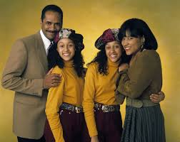  Ray, Tamera, Tia and Lisa are the main characters on the show. The first episode aired on April 1, 1994. 