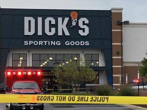 Police secure the area around Dick´s Sporting Goods. The retailer remained shut down until Monday, Aug 22.
