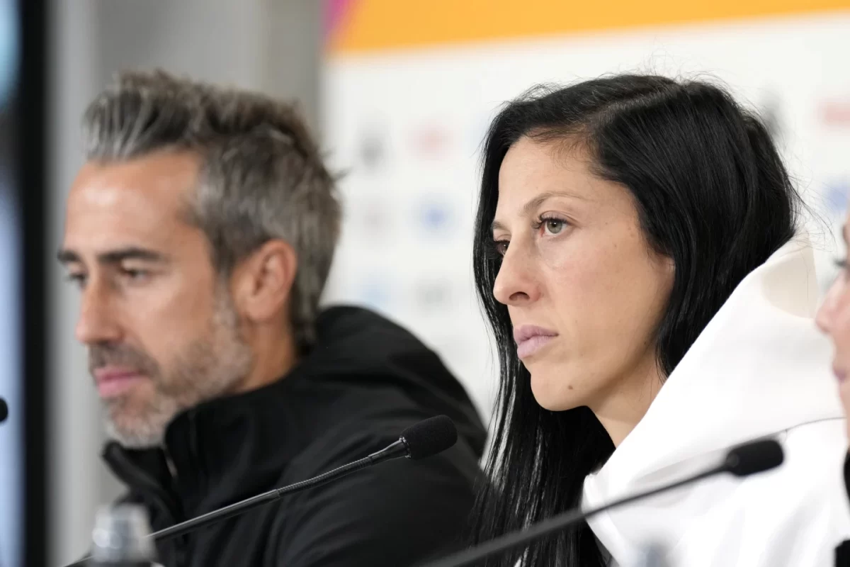 Sitting at a press conference on August 14, Jenni Hermoso answers questions about Spain’s upcoming semi-final game. Hermoso insisted that she did not give Rubiales consent to kiss her after the August 20 World Cup final. “I felt vulnerable and a victim of aggression, an impulsive act, sexist, out of place and without any type of consent from my part. In short, I wasn’t respected,” Hermoso said in a statement given on Friday. 